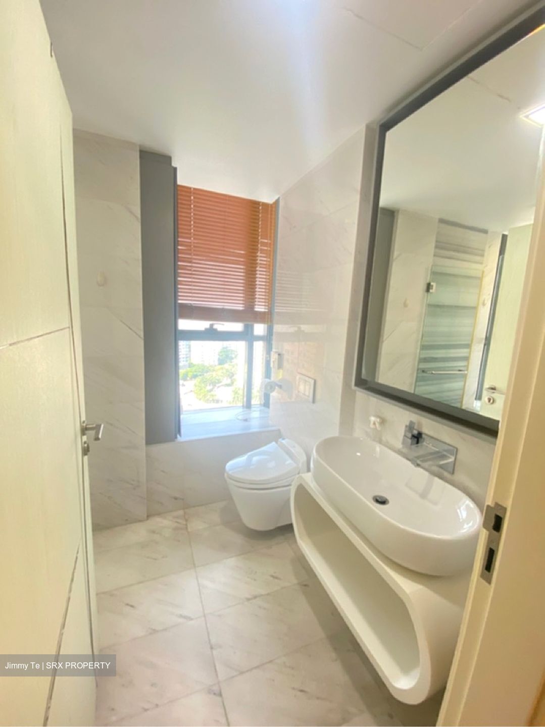 Lincoln Suites (D11), Condominium #602727101